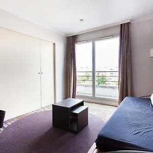 Appartement Cosy Apt With Balcony Near Buttes Chaumont, Paris